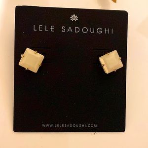 Lele Sadoughi Ashford Stone Stud Earrings - Mother of Pearl